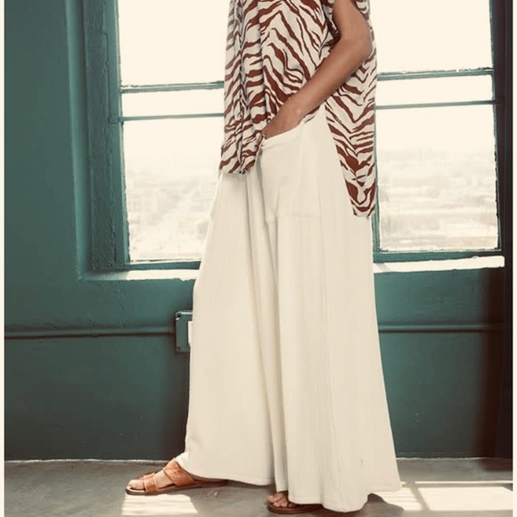 BUCKETLIST Pants - Bucket List Tan Wide Leg Pants Women’s Size Medium